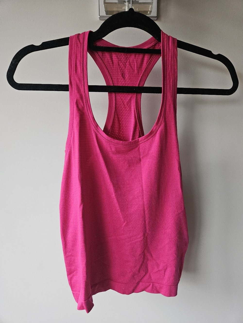 Lululemon Swiftly Tech Racerback Tank 2.0 Pink Raspberry - Size 4